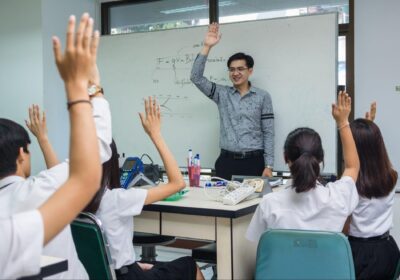 What to Consider When Enrolling in JC Physics Tuition